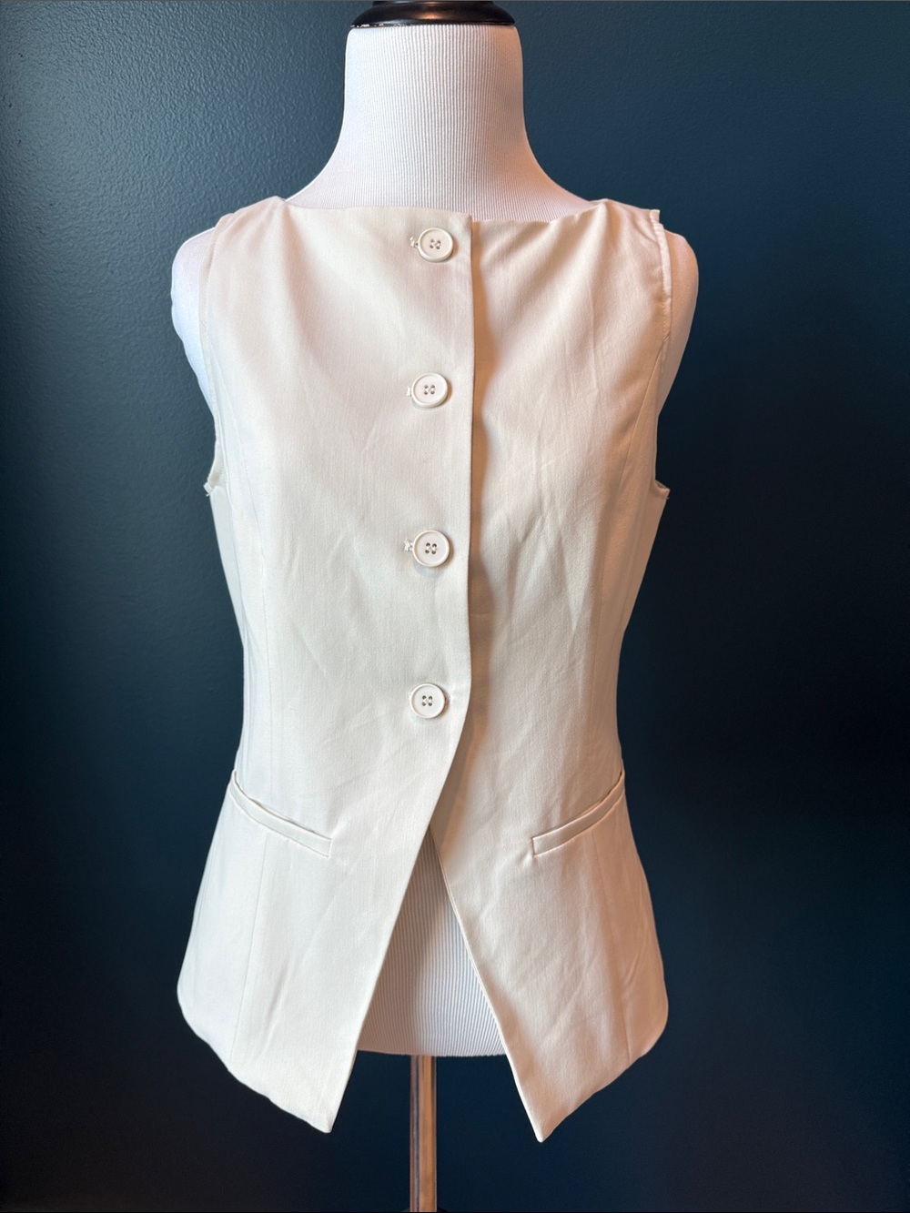 Women's Cream Button-Front Sleeveless Vest